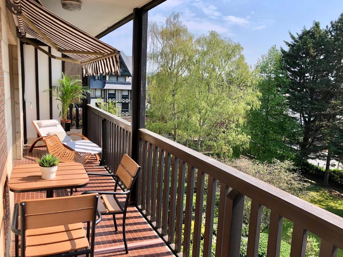 Beau Studio Terrasse Vue Jardin - A 2 Pas De La Mer Deauville Exterior photo